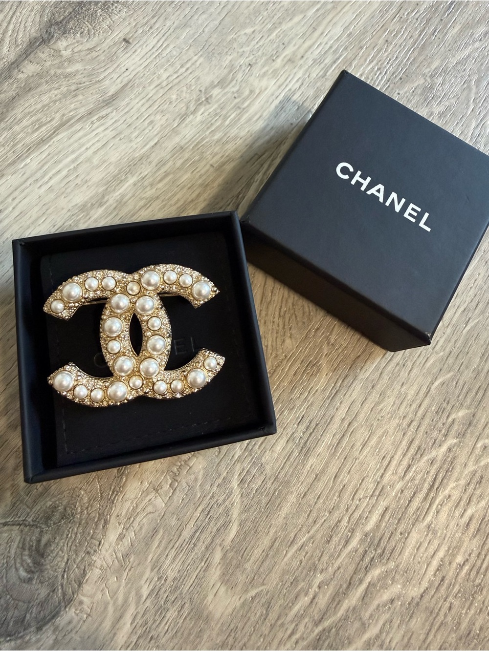 Authentic CHANEL Pearl CC Brooch - Gold